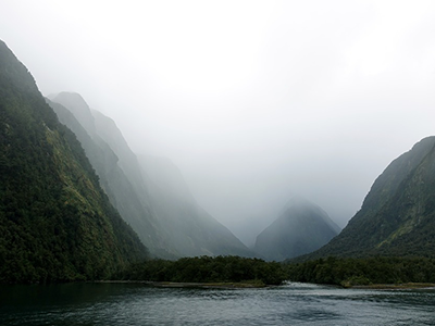 Southland foggy mountains